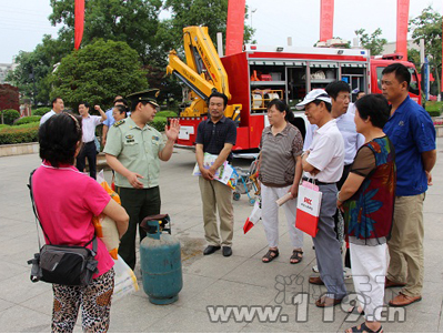 徐州消防走進(jìn)社區(qū)宣傳消防知識