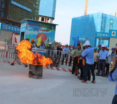 泉州一在建工地開(kāi)展消防演練活動(dòng)