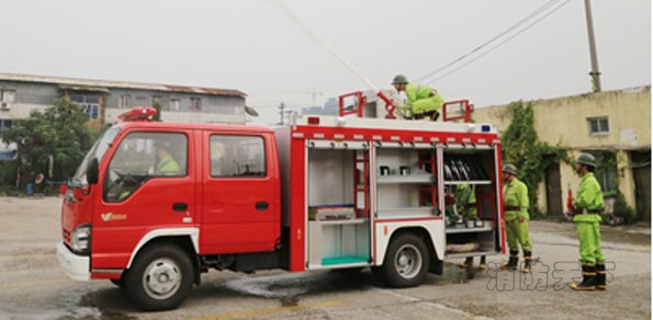 溫州商貿(mào)城自購消防車成立消防專職隊